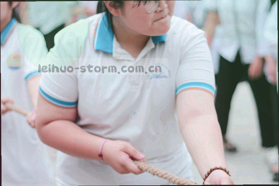 抽象化跑动热区分布图，用色块深浅表示密度差异，不指向具体个人